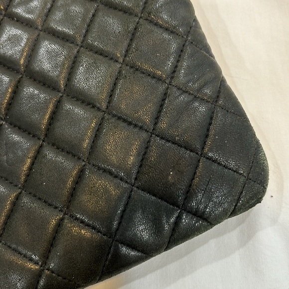 a hard-to-find Cosmetics bag - Picture 7 of 9